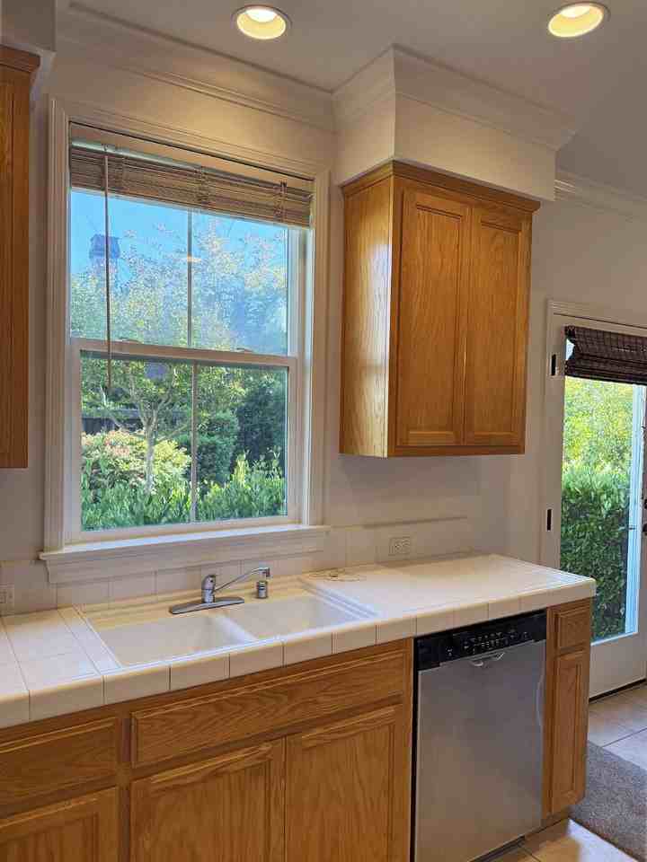 745 E Napa St - Photo 6 of 28
