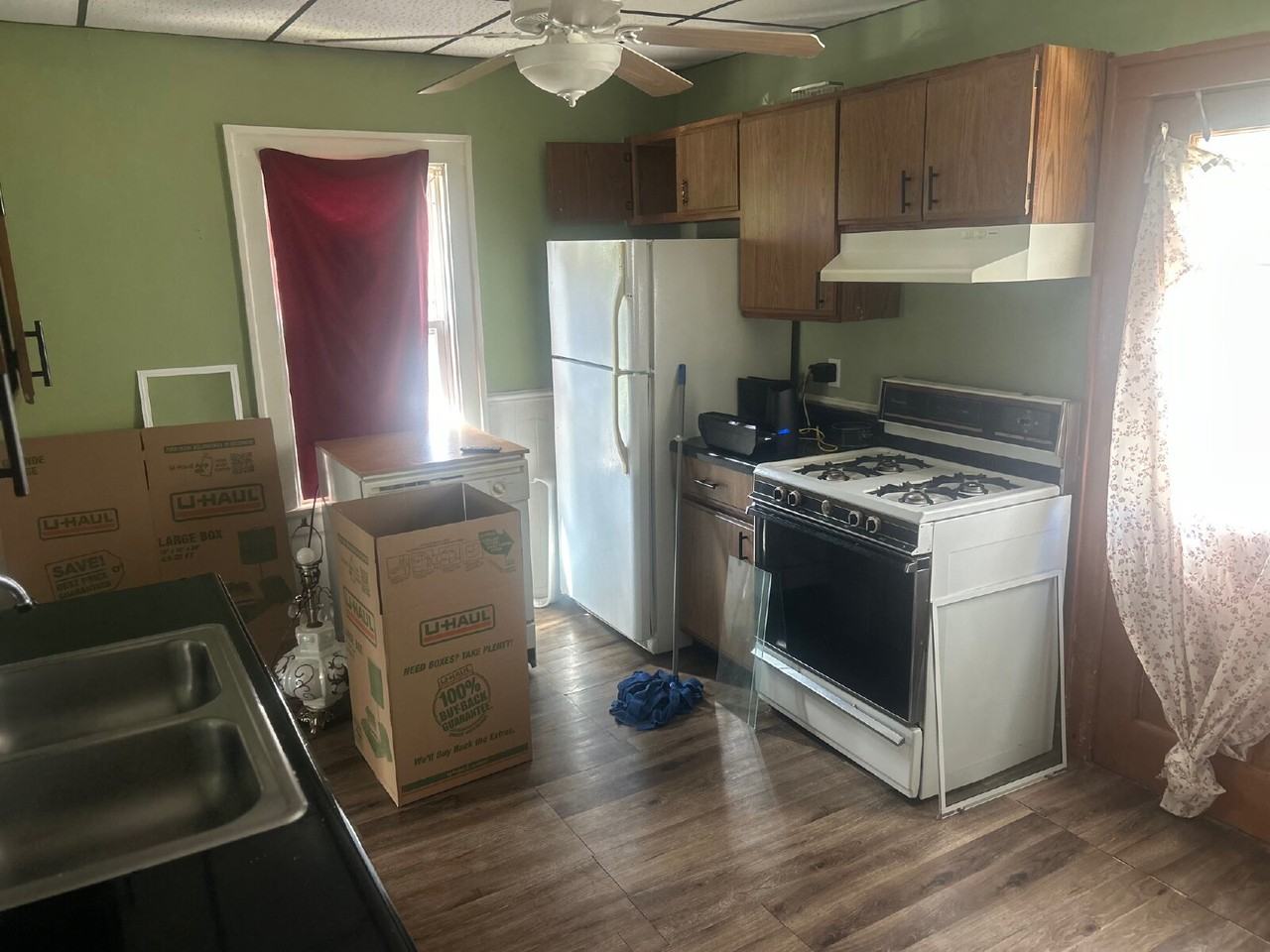 7716 W Stevenson St - Photo 2 of 11