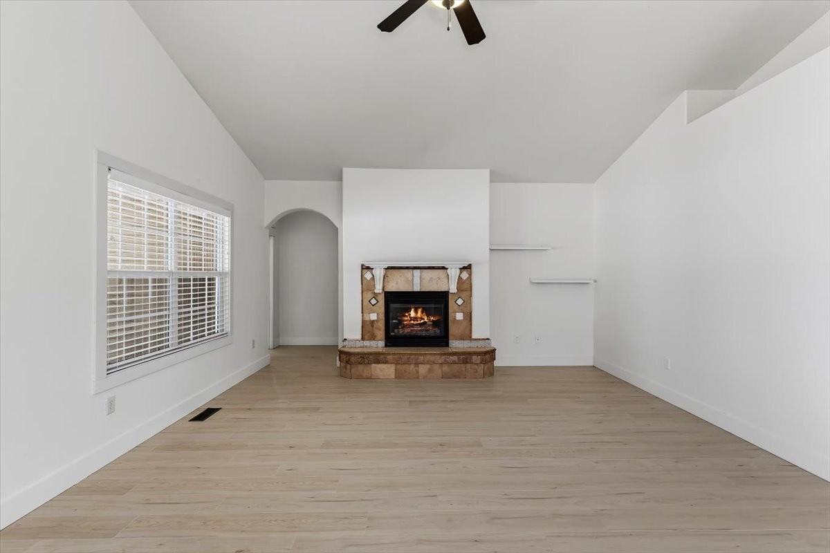 12044 W Carlisle Bay St - Photo 7 of 36