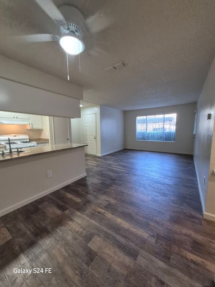Foxworth Apartments - Photo 6 of 12