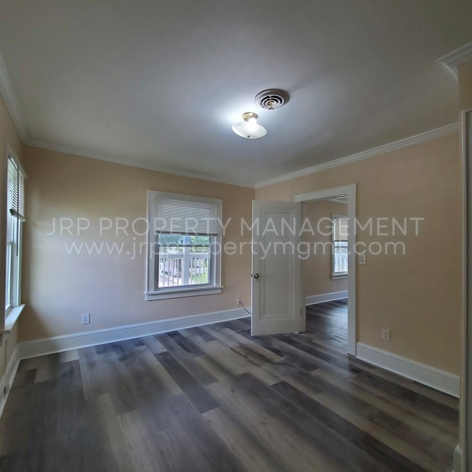 412 N West Ave #2 - Photo 7 of 18