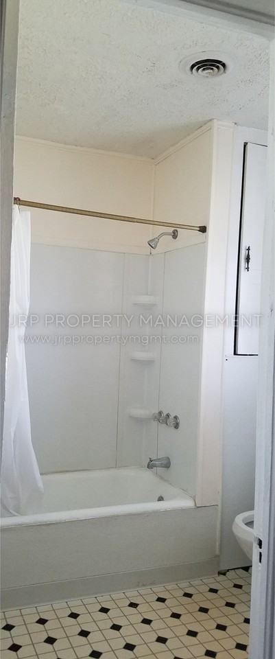 412 N West Ave #2 - Photo 6 of 18
