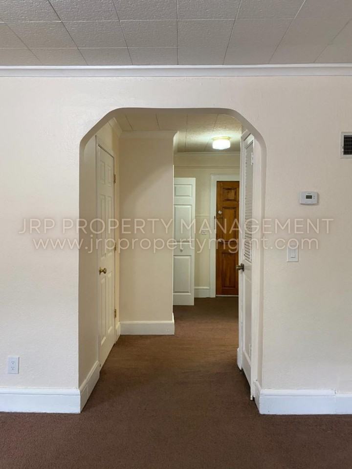 412 N West Ave #2 - Photo 5 of 18