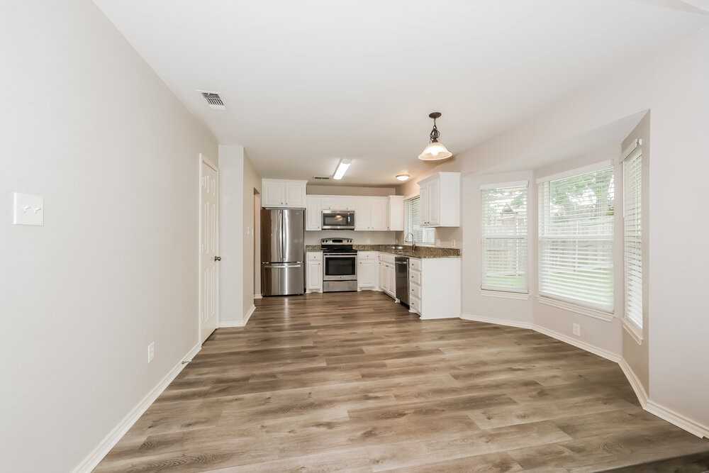 6437 Starnes Rd - Photo 3 of 16
