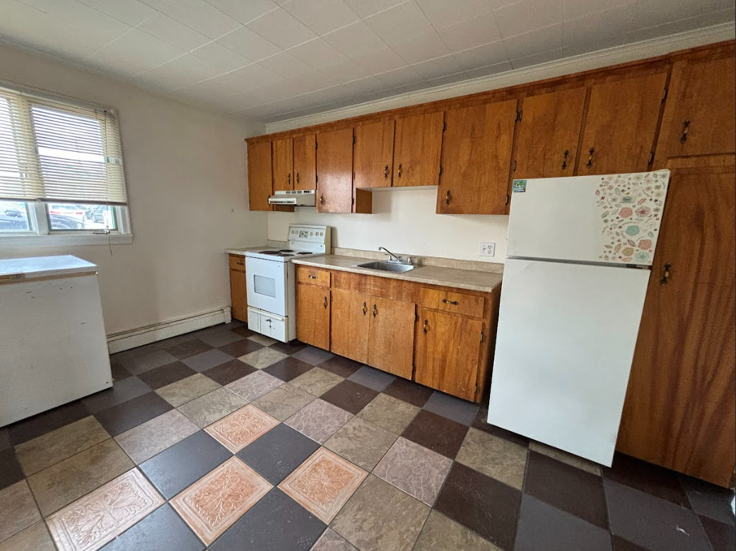 75 Douglas Ave - Photo 2 of 10