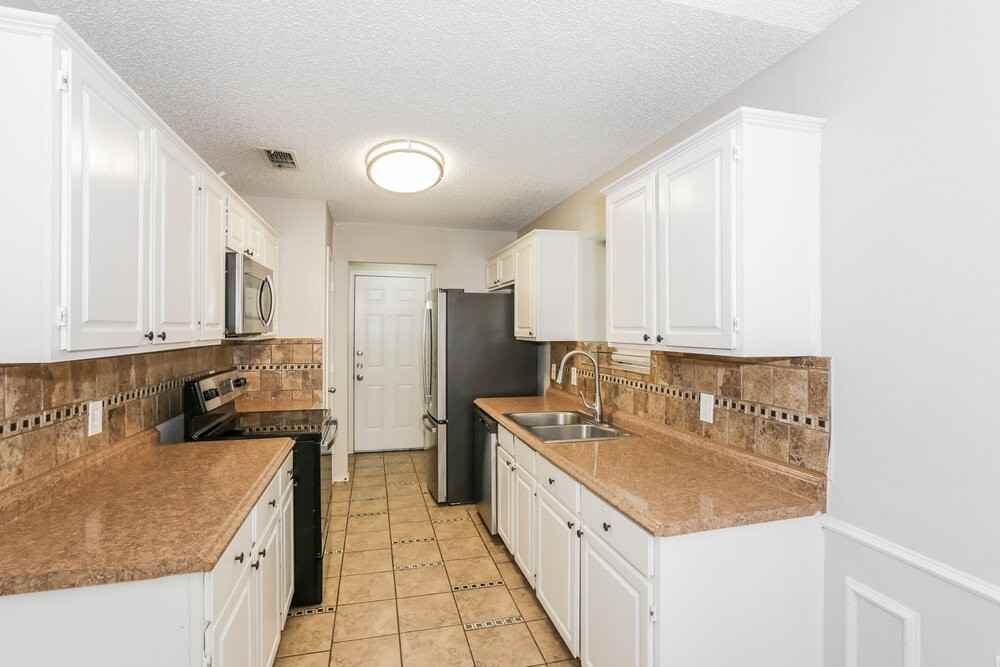9004 Willoughby Ct - Photo 7 of 16