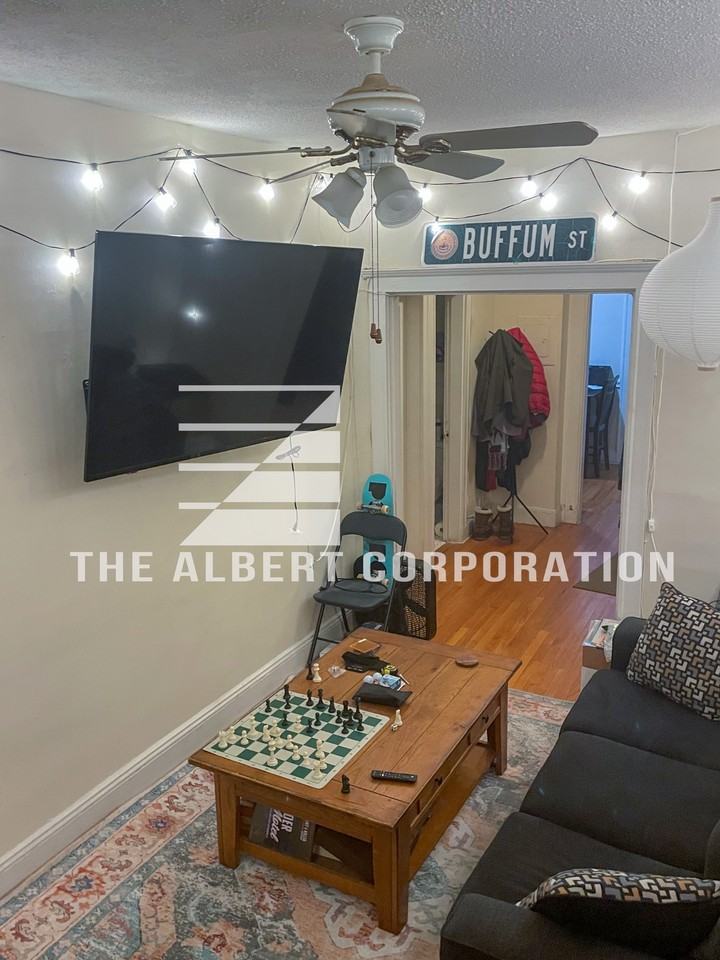 242 S Huntington Ave #1 - Photo 6 of 20