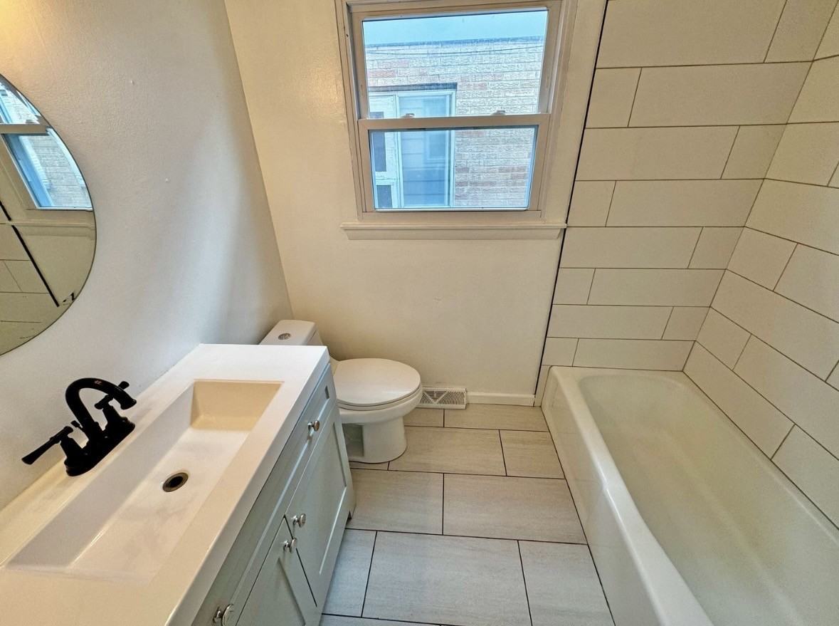 642 S 66th St - Photo 5 of 10