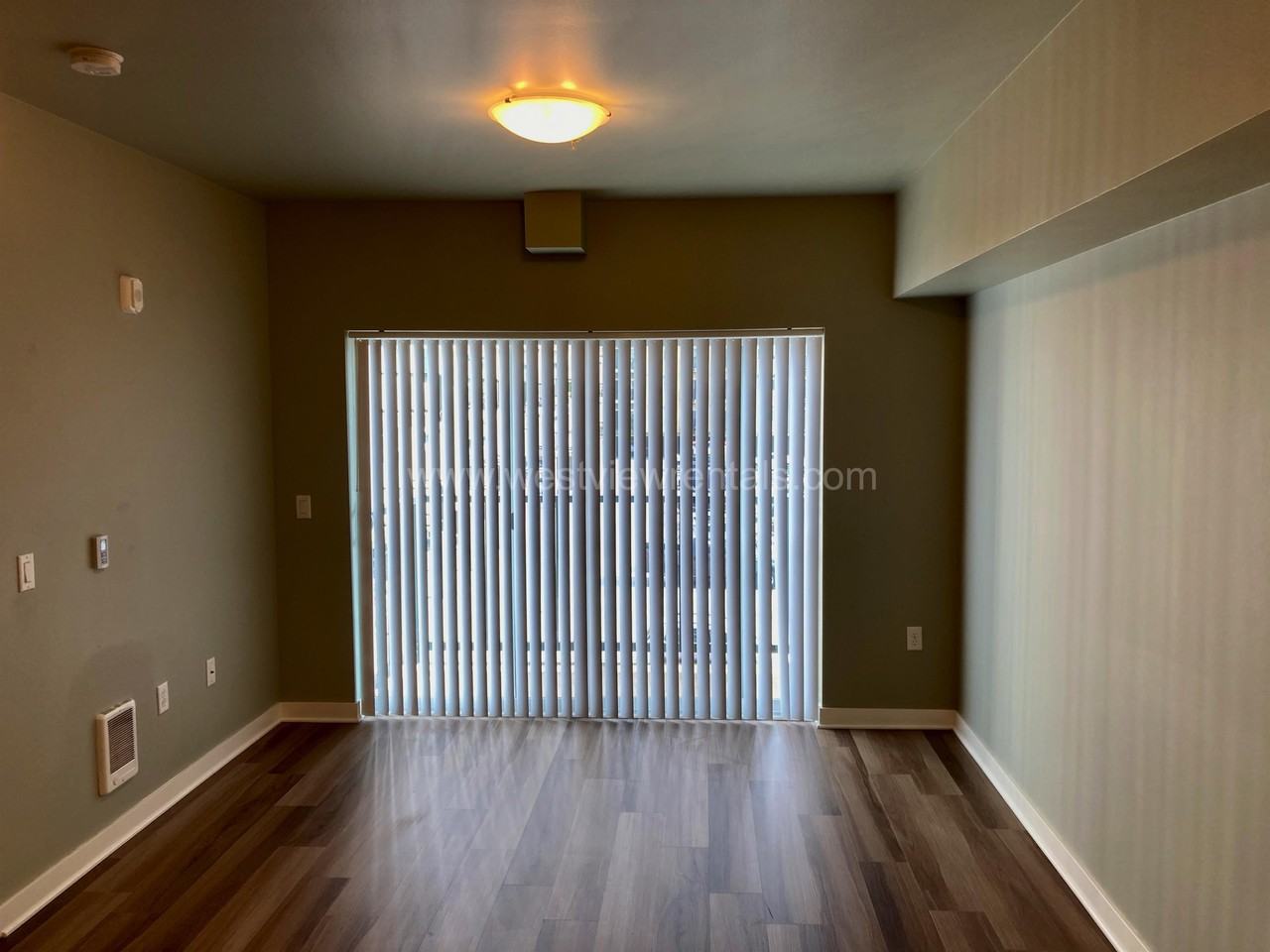 203 E Laurel St #302 - Photo 2 of 20