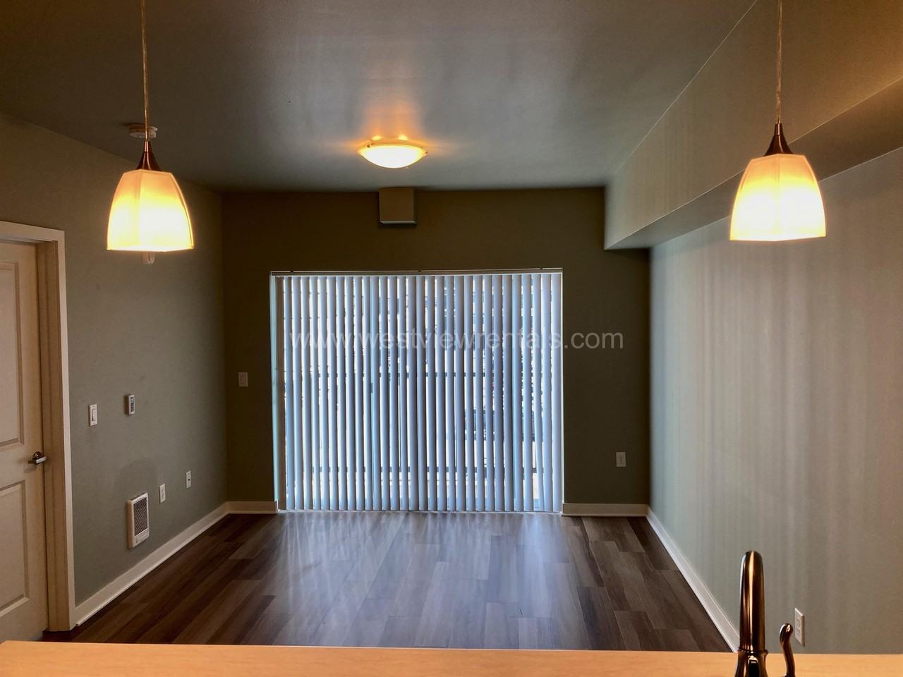 203 E Laurel St #302 - Photo 3 of 20