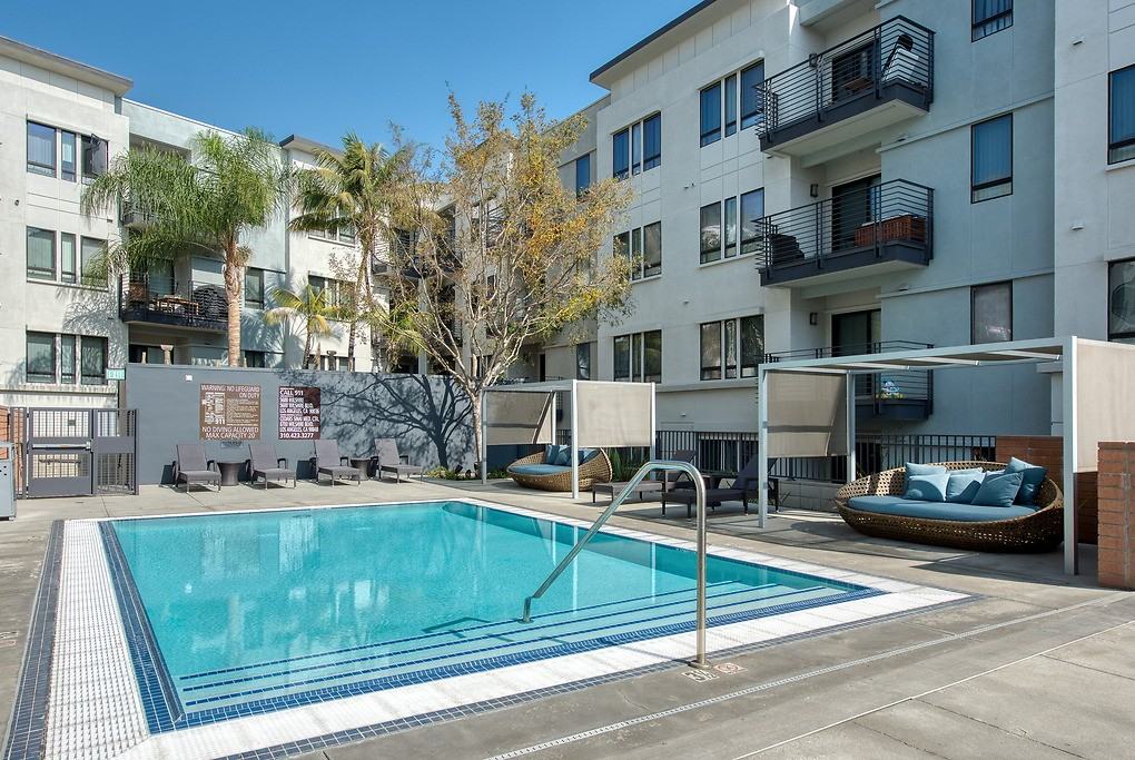 5600 Wilshire - Photo 2 of 50
