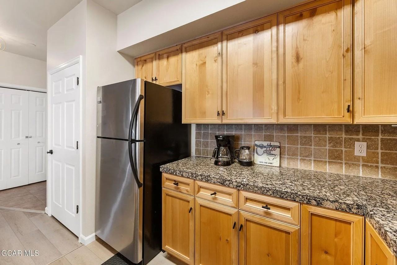 175 Spinner St - Photo 5 of 25