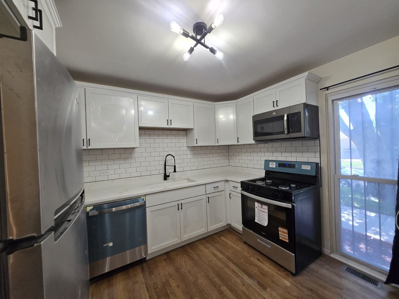11575 S Racine Ave #1 - Photo 3 of 14