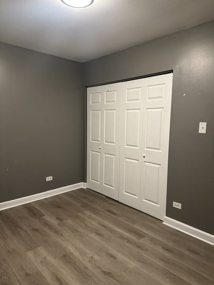 8120 South Kedzie Avenue - Photo 2 of 8