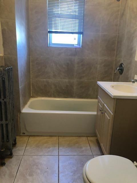 168 S Clinton St - Photo 4 of 5