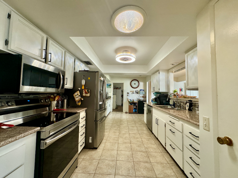 12530 W Limewood Dr - Photo 4 of 20