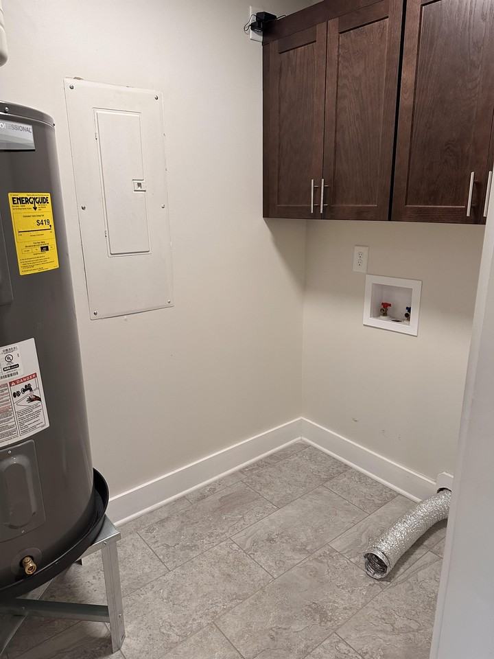250 North Forest Avenue - Photo 5 of 15