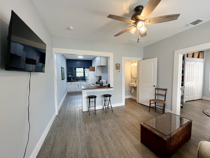 715 W Hollywood Ave #2 - Photo 2 of 25