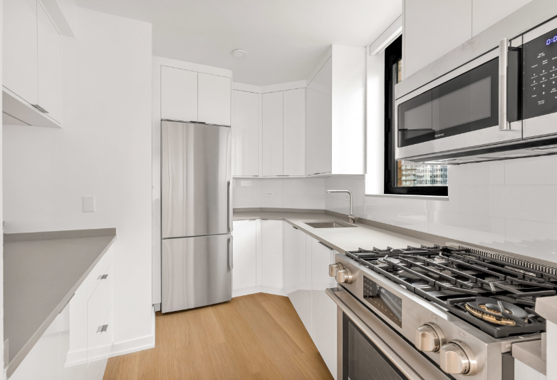 78 W 63rd St #C21G - Photo 2 of 31