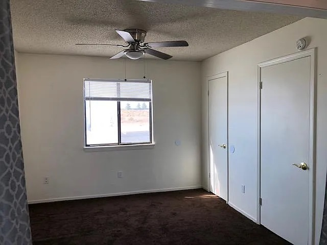 9725 N Loop Blvd - Photo 2 of 3