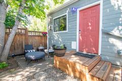 673 Siskiyou Blvd - Photo 1 of 1