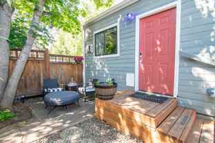 673 Siskiyou Blvd - Photo 1 of 1