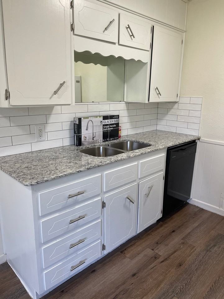 1702 Kirk Ave #104 - Photo 4 of 10
