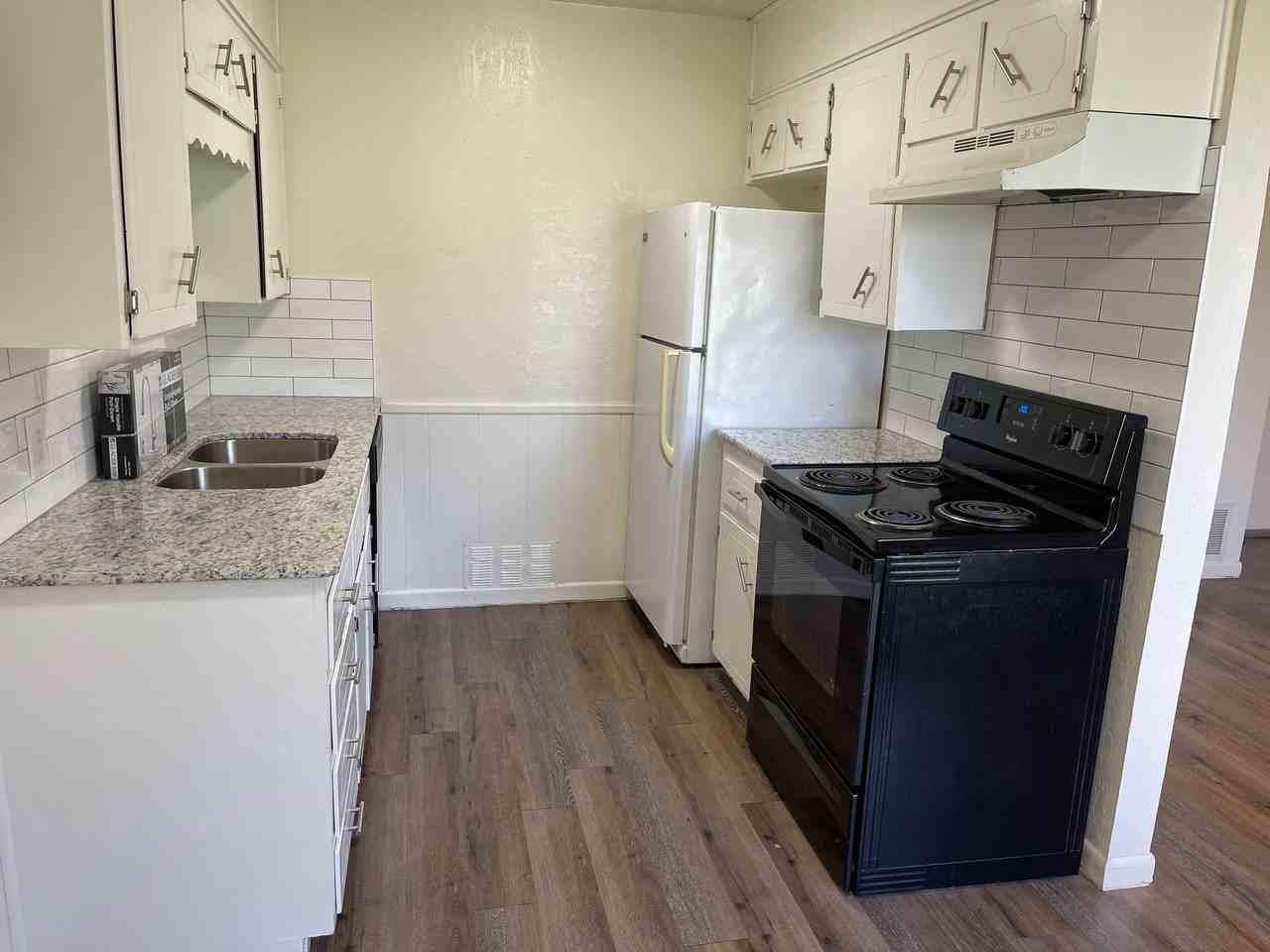 1702 Kirk Ave #104 - Photo 5 of 10