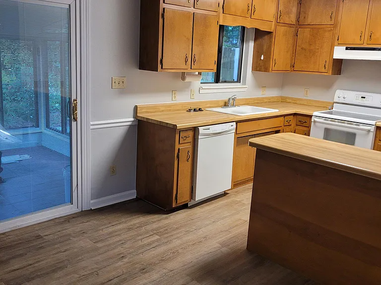 3327 Sedona Rd - Photo 4 of 6