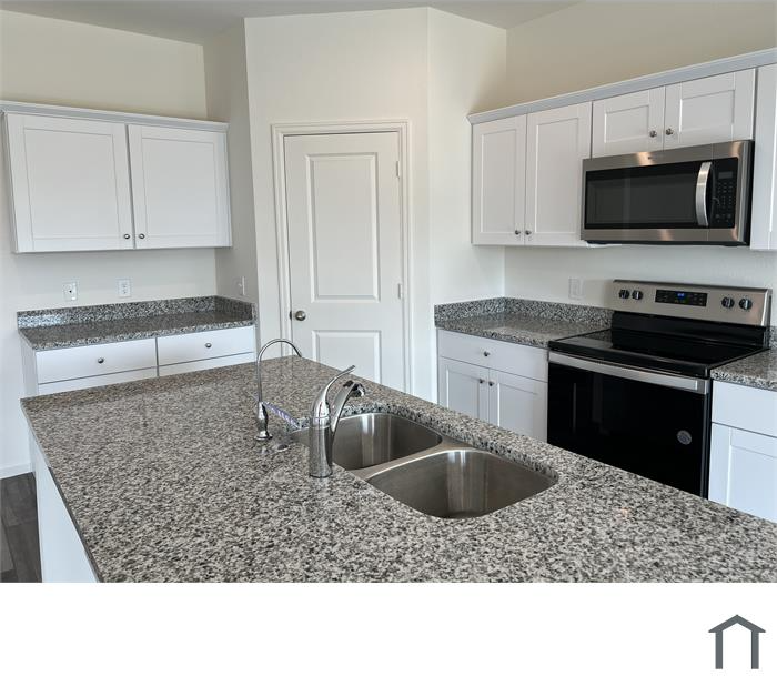1073 Long Bay Ct - Photo 2 of 15