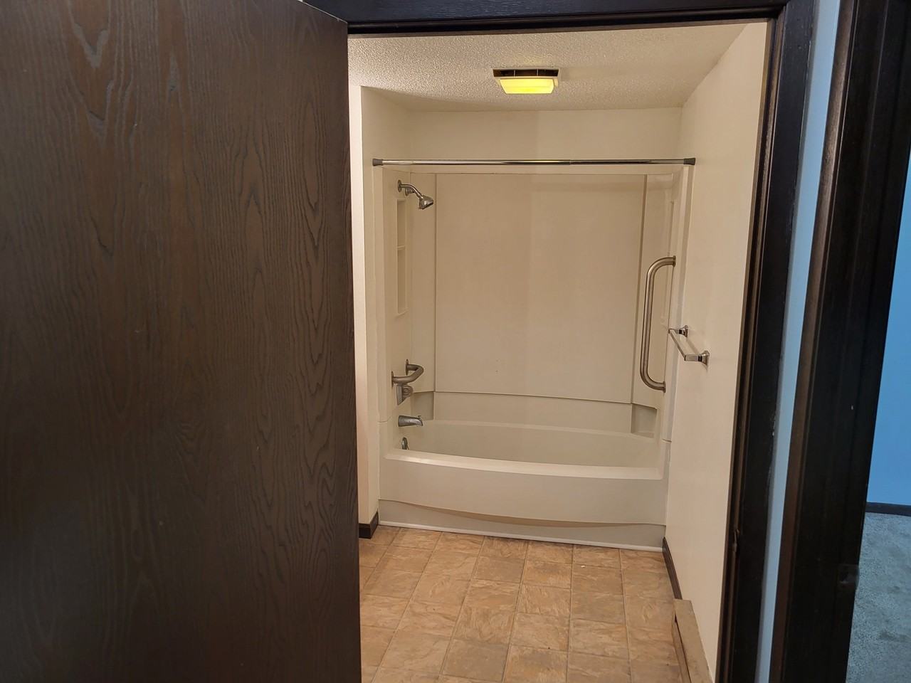 1102 W Mcpherson St #16 - Photo 2 of 9