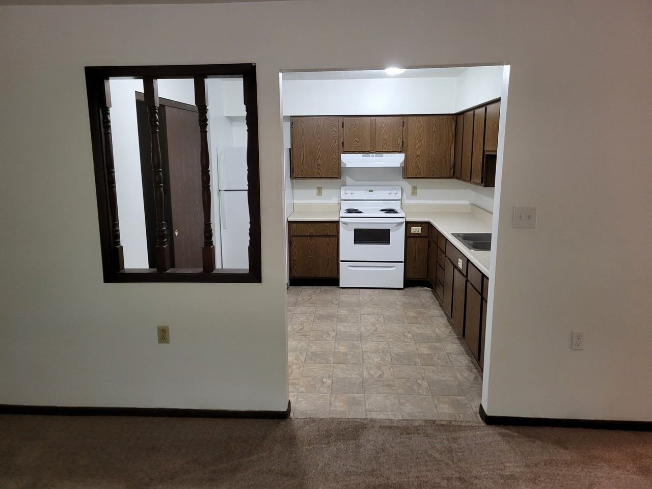 1102 W Mcpherson St #16 - Photo 4 of 9