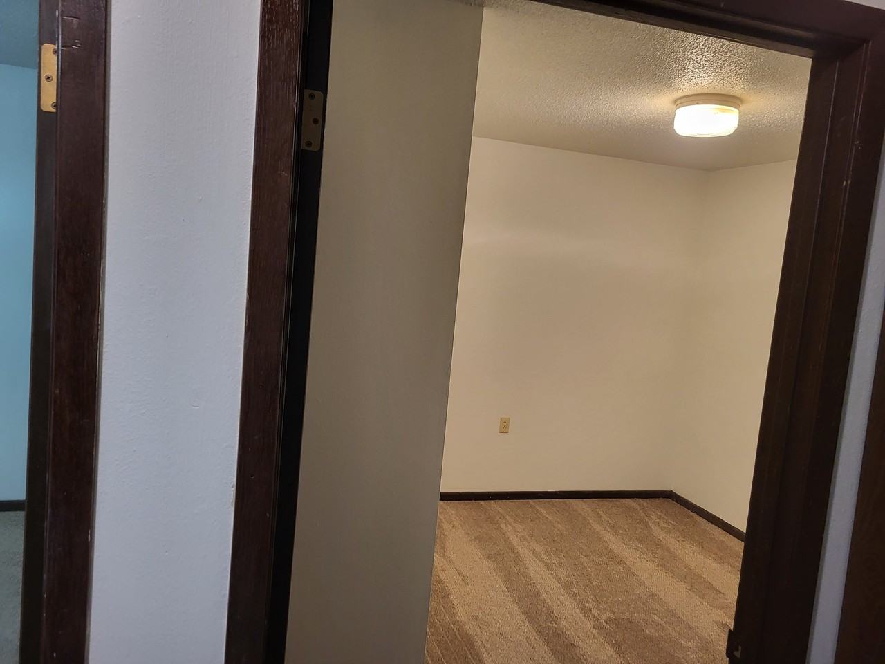 1102 W Mcpherson St #16 - Photo 7 of 9