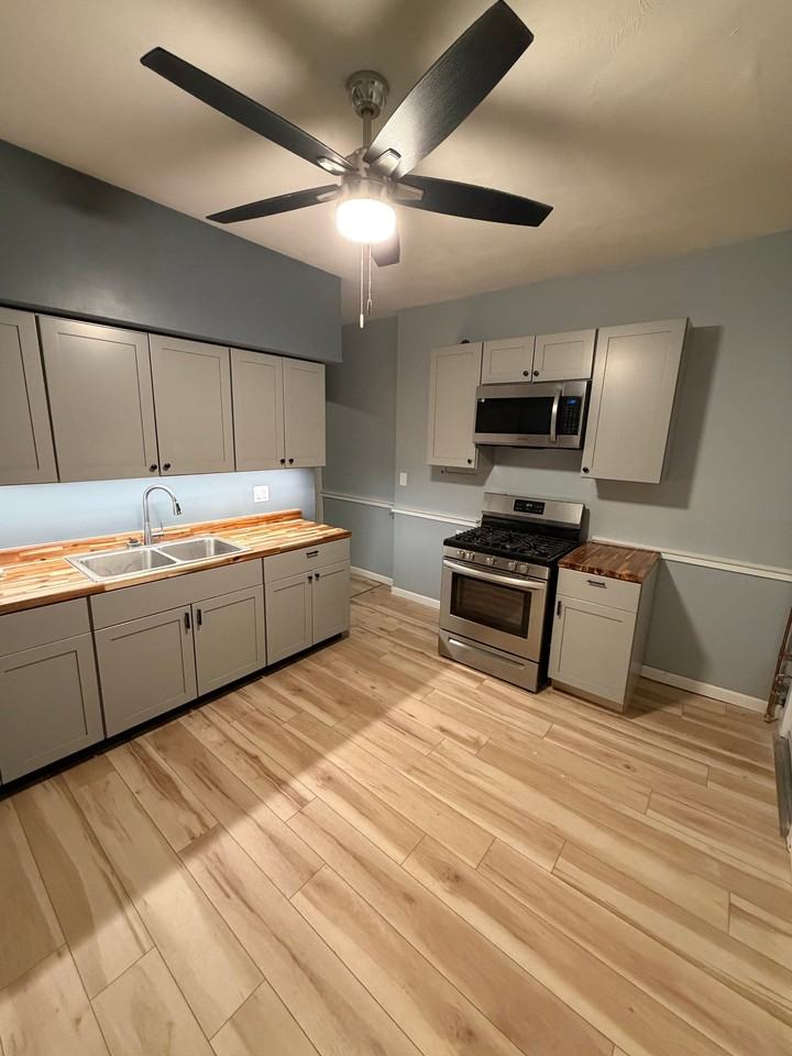 136 N Arch St #138 - Photo 2 of 15