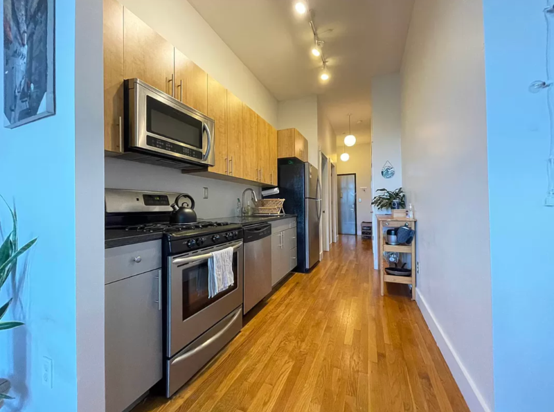 174 Bay 29th St - Photo 2 of 5