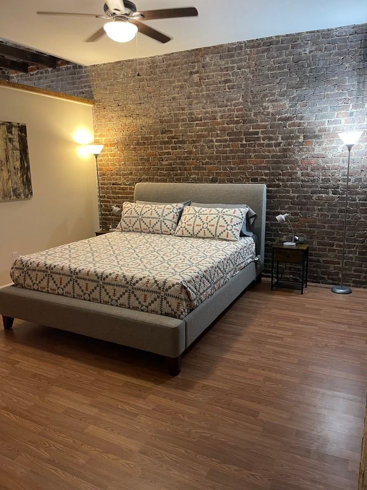 124 W Wade St #B - Photo 3 of 22