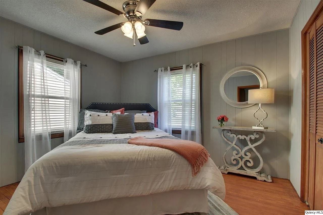 2112 Adams St - Photo 3 of 8