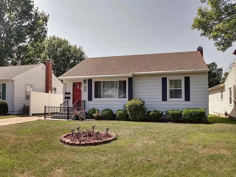 2112 Adams St - Photo 5 of 8