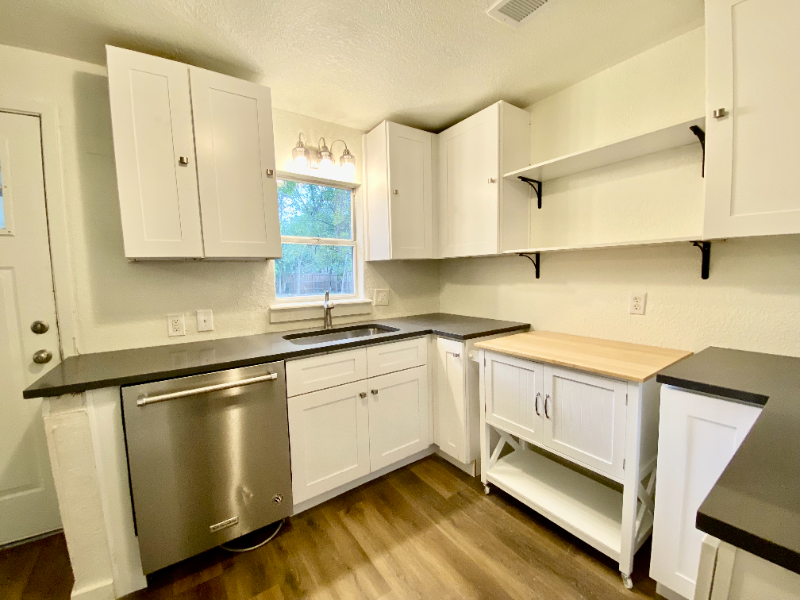 408 Faris St - Photo 3 of 20
