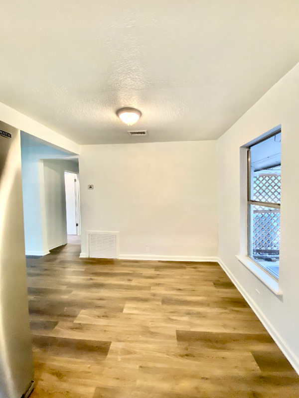 408 Faris St - Photo 4 of 20