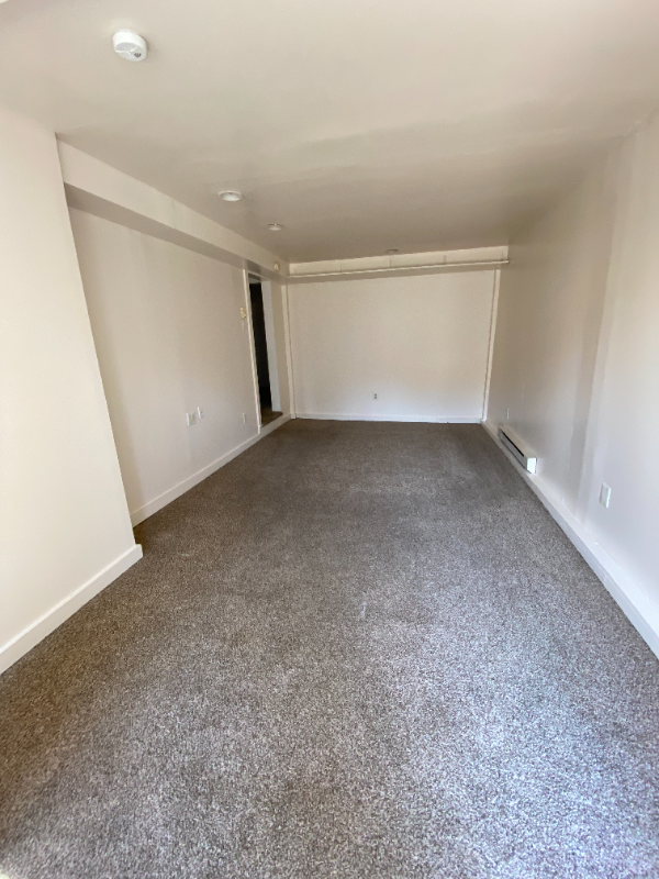 655 1/2 Faulkner Ave - Photo 2 of 11
