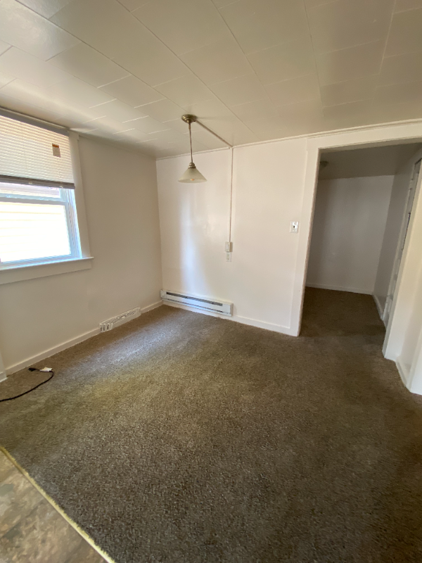 655 1/2 Faulkner Ave - Photo 4 of 11