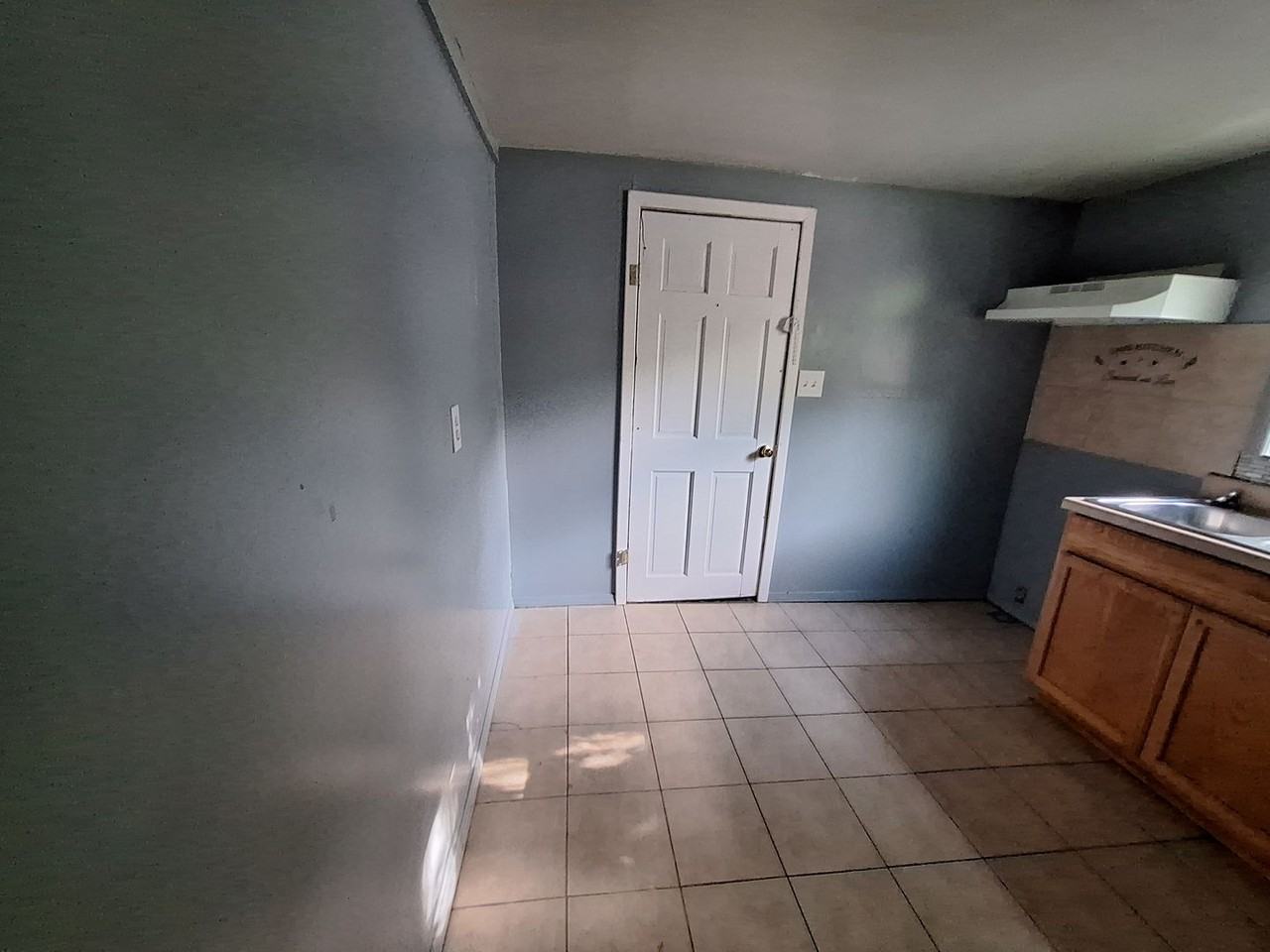 918 Pecan St - Photo 2 of 12
