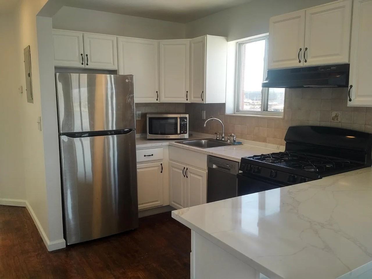 680 Wortman Ave #2 - Photo 4 of 10