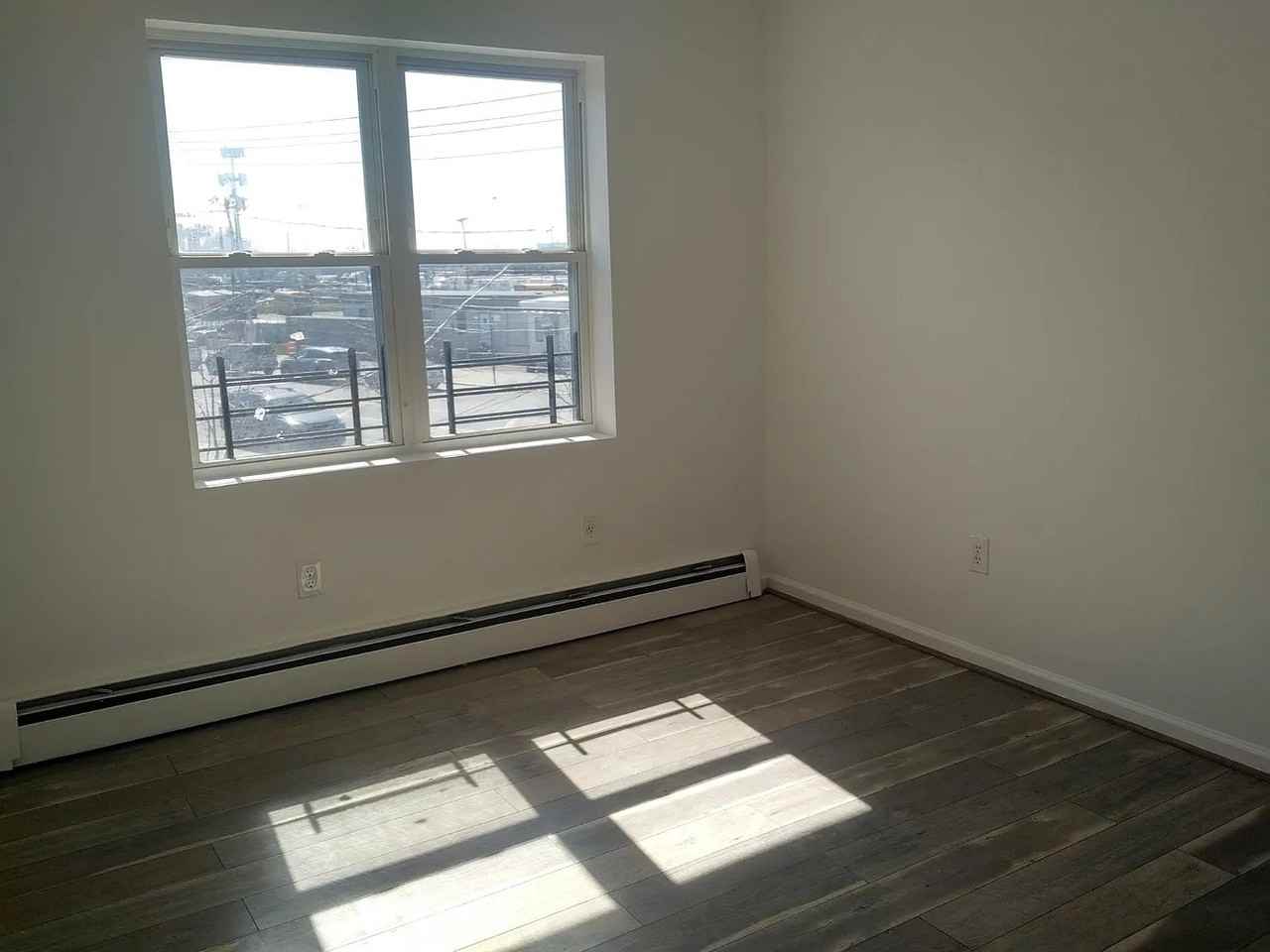 680 Wortman Ave #2 - Photo 7 of 10