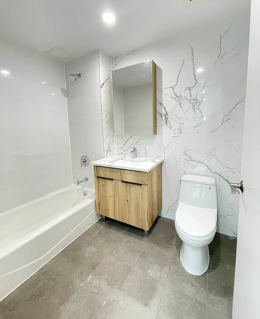 28-09 39th Ave - Photo 5 of 7