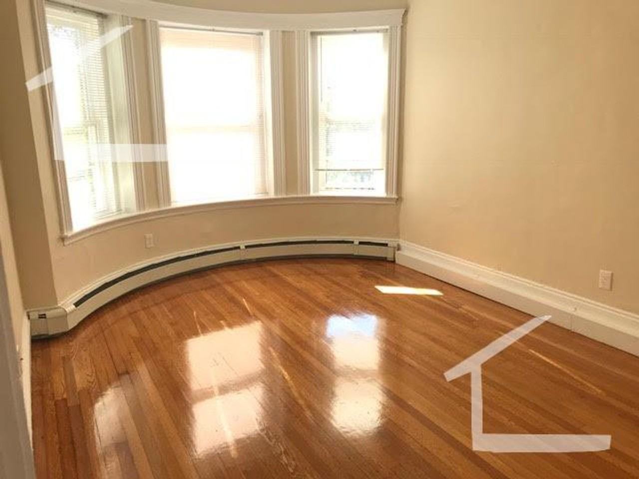 1335 Commonwealth Ave - Photo 2 of 9