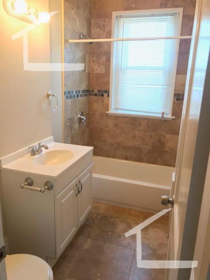 1335 Commonwealth Ave - Photo 6 of 9
