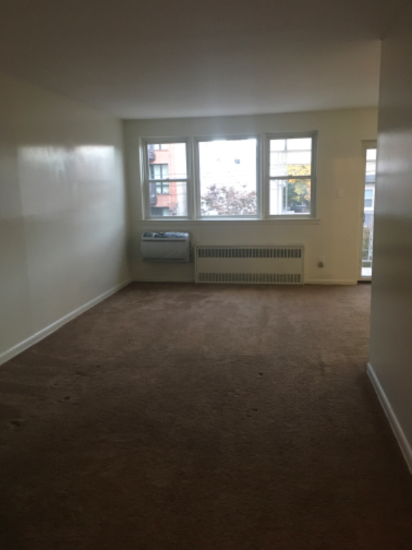 1650 New York Ave - Photo 7 of 11