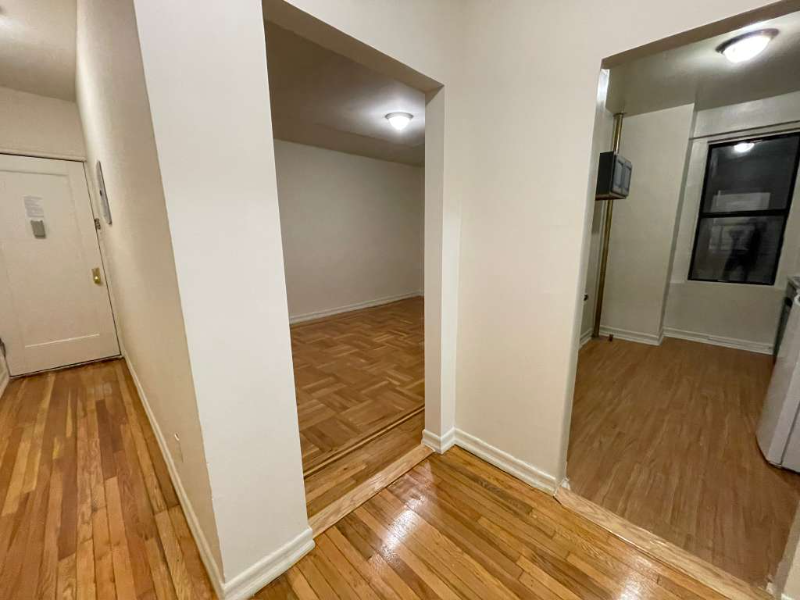 3210 Kingsbridge Ave #2D - Photo 2 of 16